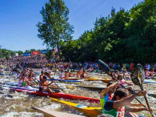 Fiesta de las Piraguas: vive el Descenso del Sella Fiesta de las Piraguas: vive el Descenso del Sella