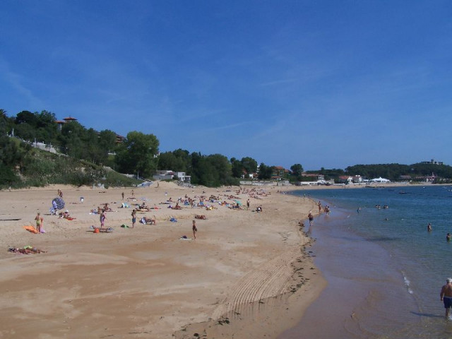 La playa de Los Peligros, un paraíso en pleno centro de Santander