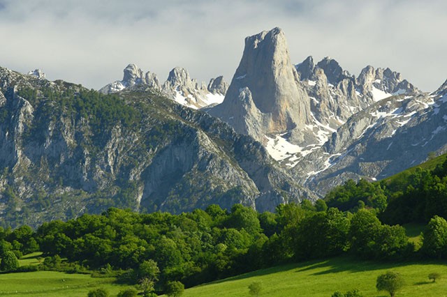 Funicular de Bulnes, la mejor opción para disfrutar de uno de los pueblos con más encanto de Asturias